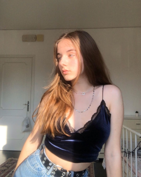 15-летняя дочь Жаны Бадоевой выложила нежное фото с бойфрендом