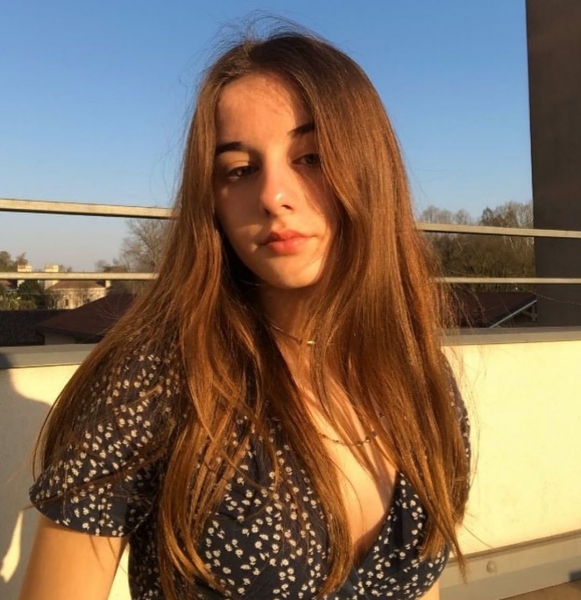 15-летняя дочь Жаны Бадоевой выложила нежное фото с бойфрендом
