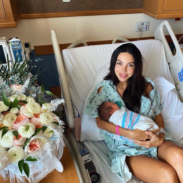 Как выглядит фигура Оксаны Самойловой через 2 дня после родов
