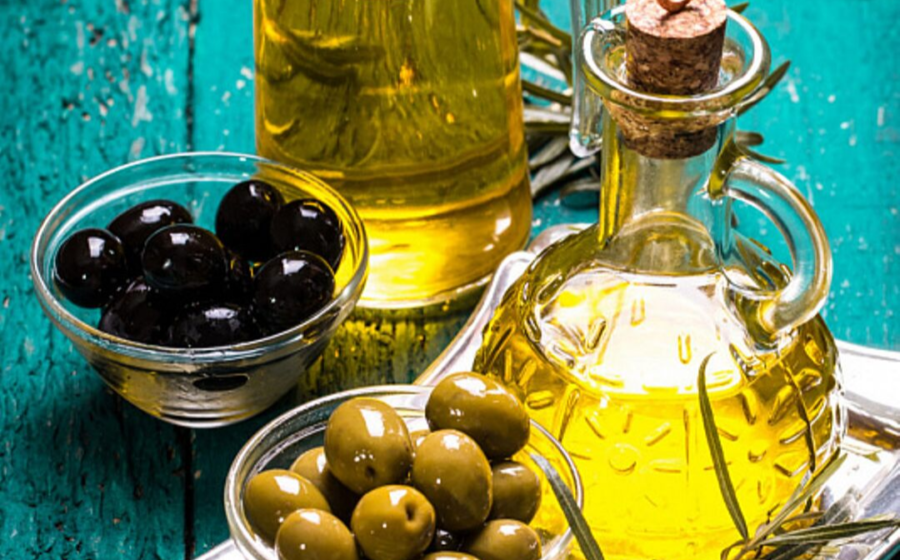 Масла азербайджан. Оливковое масло Азербайджан. Как выбрать оливковое масло правильно. Лучшее греческое оливковое масло монахов. Масло оливковое если замерзло.
