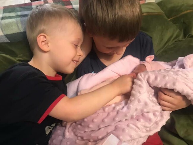 Снежана Егорова впервые показала фото новорожденной внучки: "Эмма дома"