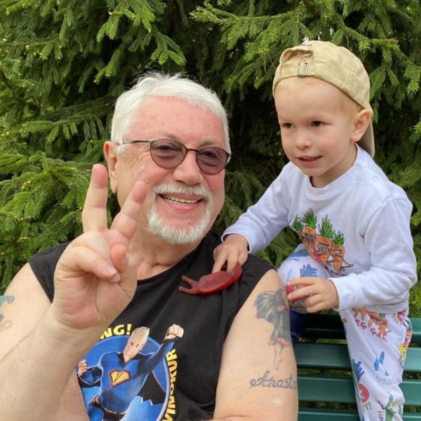 72-летний Винокур показал свои татуировки