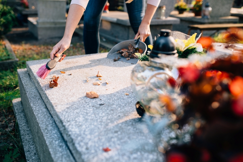 Можно ли посещать кладбище во время самоизоляции