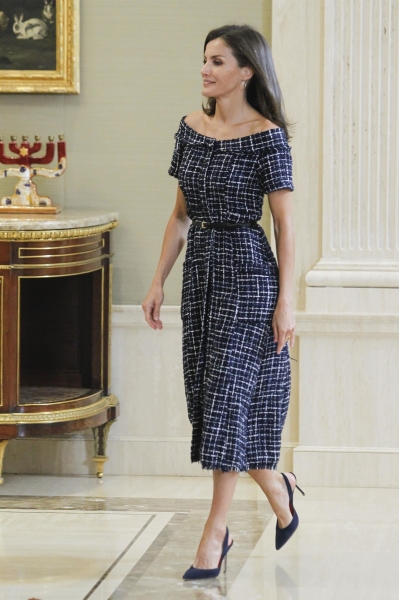 Королева Испании вышла в свет в платье из масс-маркета, которое уже надевала