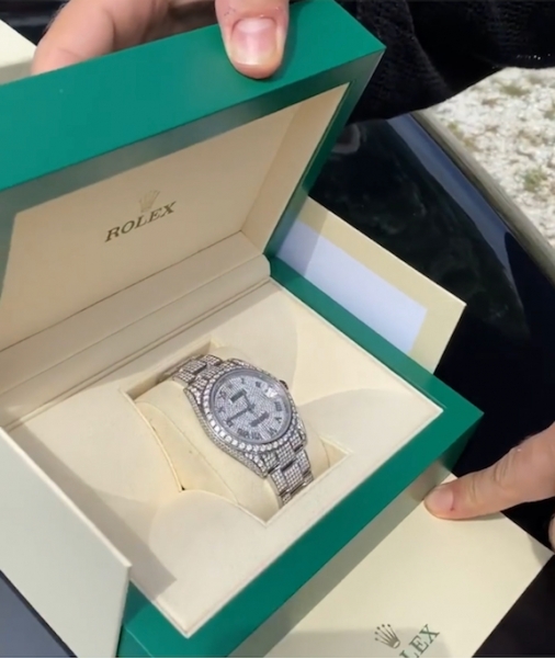 Блогер Дава показал подарок от Киркорова за 15 млн рублей