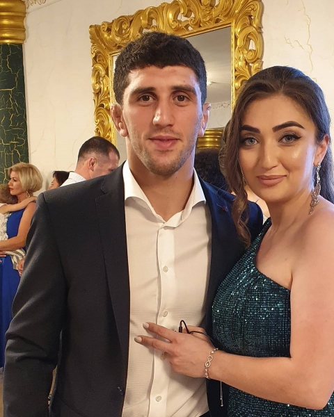 Борец-чемпион Сидаков выгнал невесту со свадьбы: подробности скандала