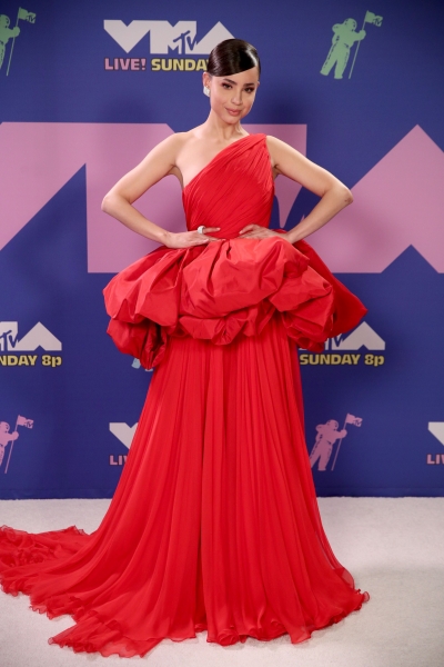 Космический наряд Гаги и другие лучшие и худшие платья звезд на MTV VMA 2020