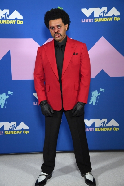 Космический наряд Гаги и другие лучшие и худшие платья звезд на MTV VMA 2020