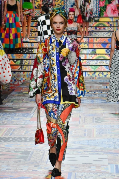 Буйство красок и аляповатые принты в коллекции Dolce & Gabbana