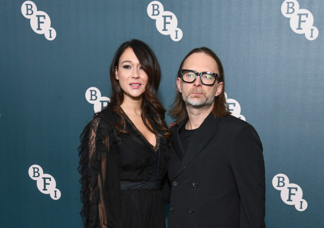 Фронтмен группы Radiohead Том Йорк женился на актрисе Даяне Рончионе в Италии