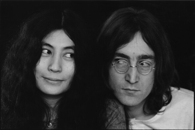 Убийца Леннона извинился перед Йоко Оно за смерть музыканта