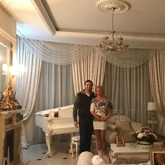 Ксения Собчак показала свой роскошный особняк за 40 млн