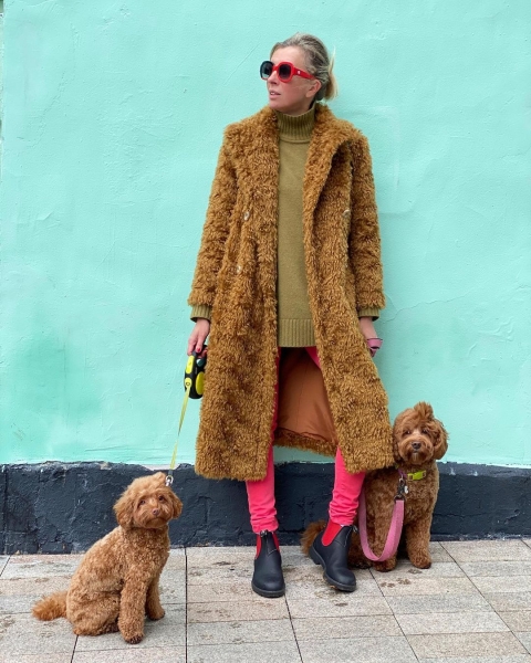 Милота: Светлана Бондарчук устроила family look со своими собаками