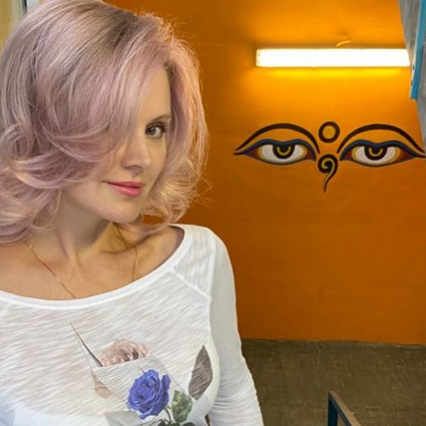 Нежный фламинго: певица Натали покрасила волосы в розовый цвет