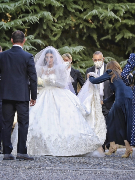 Сын Берлускони женился на нереальной красотке: кадры с церемонии