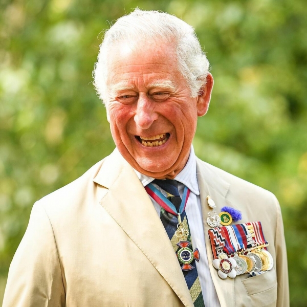 Королевская семья поздравила принца Чарльза с 72-летием, показав его детское фото