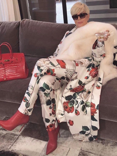 65-летняя Крис Дженнер на курорте оделась так, что дочки ее застеснялись