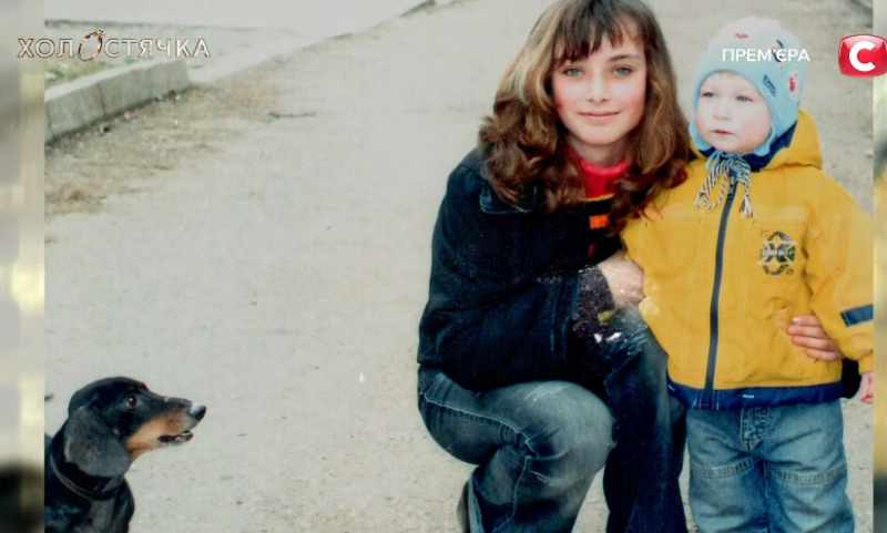 "Холостячка": как Ксения Мишина выглядела в детстве и юности (фото)