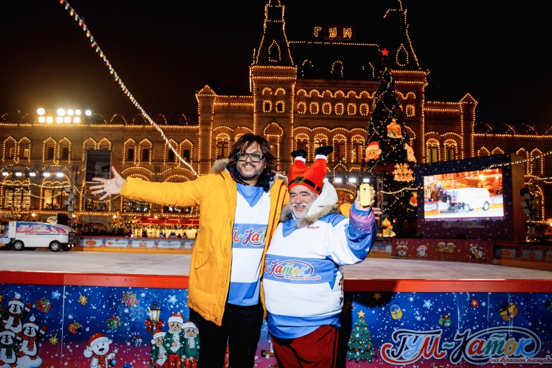 Зимняя сказка: как прошло открытие ГУМ-катка на Красной площади