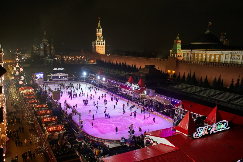 Зимняя сказка: как прошло открытие ГУМ-катка на Красной площади