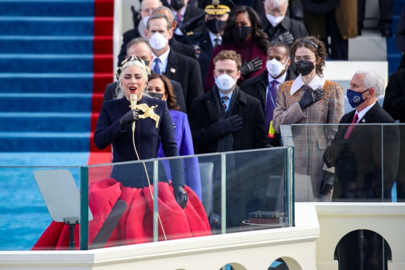 Леди Гага и Джей Ло устроили битву нарядов в Капитолии: кто круче?