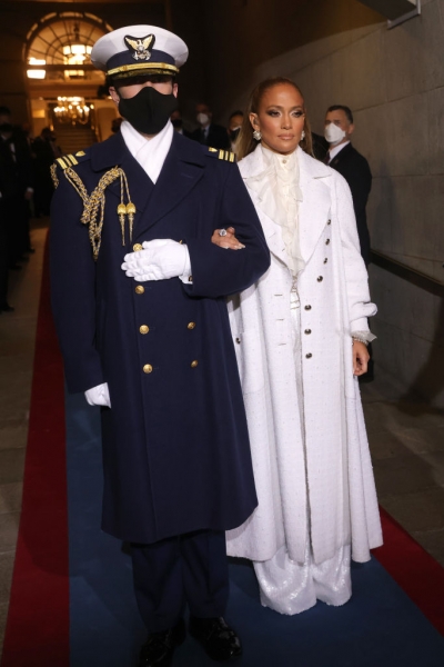 Леди Гага и Джей Ло устроили битву нарядов в Капитолии: кто круче?