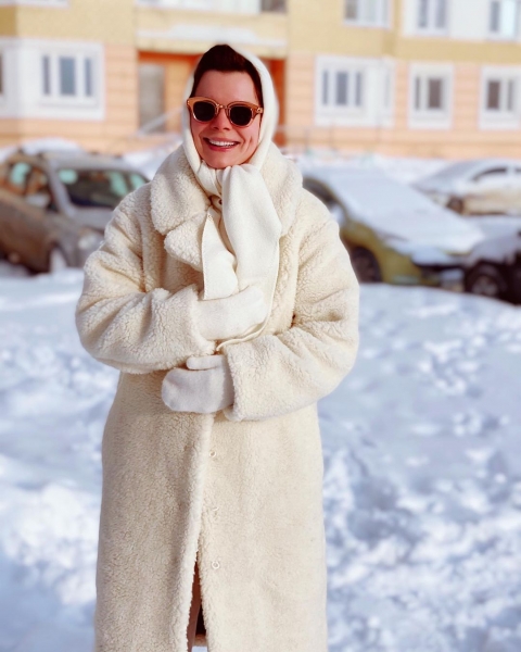 Молодая жена Петросяна примерила самый непрактичный тренд для русской зимы