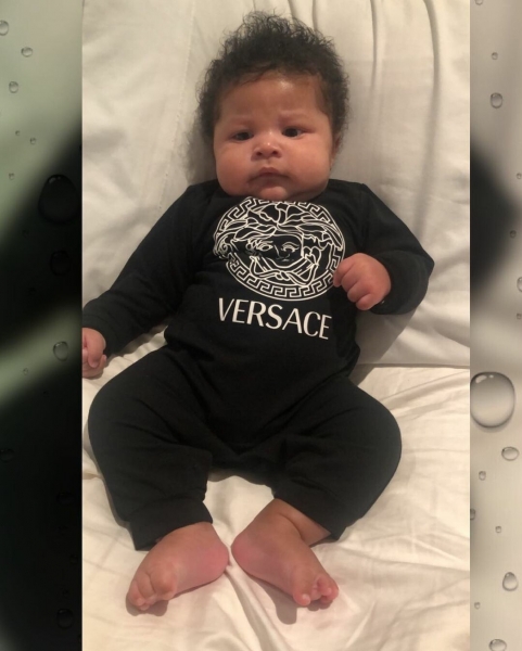 В Versace и бриллиантах: Ники Минаж впервые показала своего ребенка (фото)