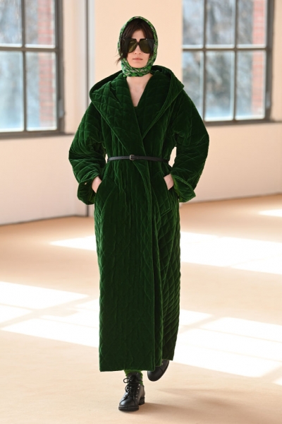 Идеальные пальто и классический трикотаж в новой коллекции Max Mara