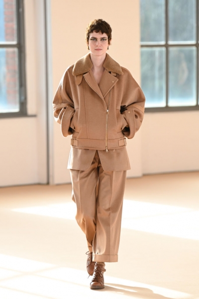 Идеальные пальто и классический трикотаж в новой коллекции Max Mara
