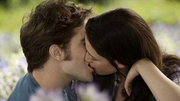 Отгадай фильм по поцелую: тест для романтиков-кинолюбов