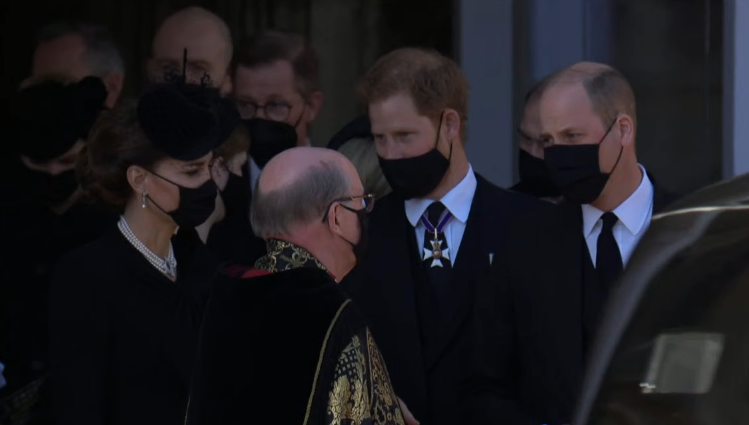 Принцы Гарри и Уильям после ссоры встретились на похоронах дедушки: как это было (фото)