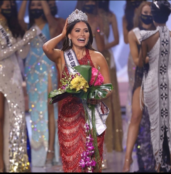 Как выглядит победительница конкурса «Мисс Вселенная — 2021» в обычной жизни