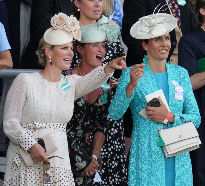 Безумные шляпницы: в каких аксессуарах были замечены гостьи на королевских скачках (фото)