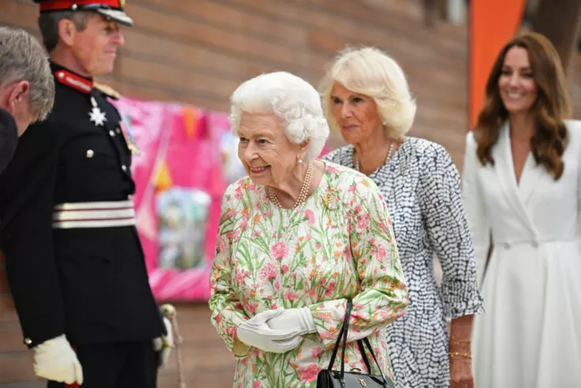 Елизавета II празднует второй день рождения, впервые без принца Филиппа (видео)
