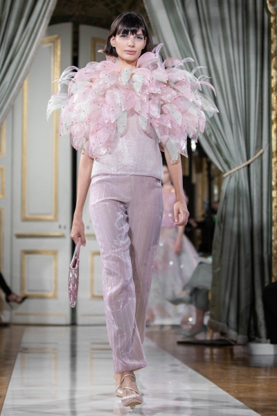 Топ-10 самых странных нарядов на Неделе высокой моды в Париже