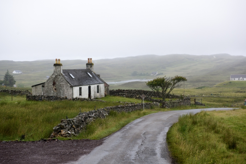 В Шотландии выставили на продажу деревню, где сотни лет обитали призраки