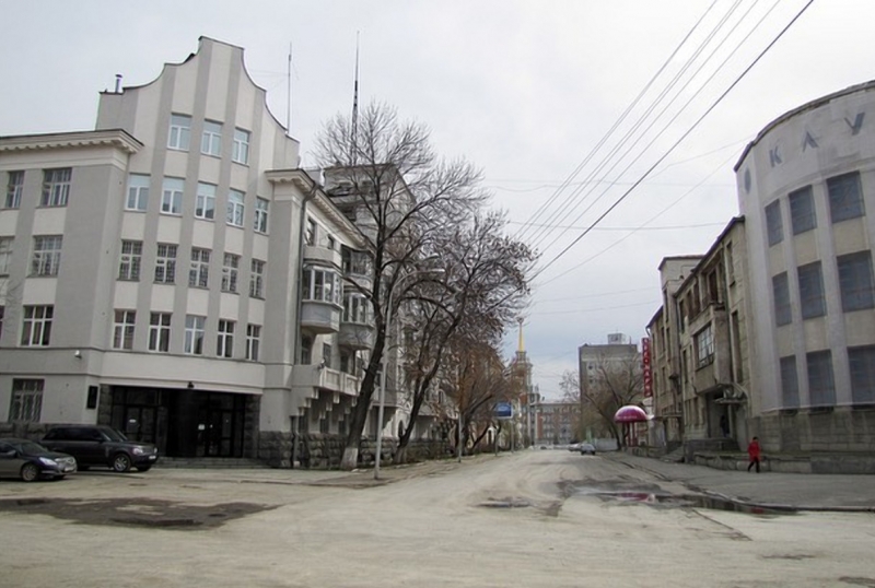 «Дыра в двери и крыша течет»: в какой квартире жил Ельцин в Свердловске
