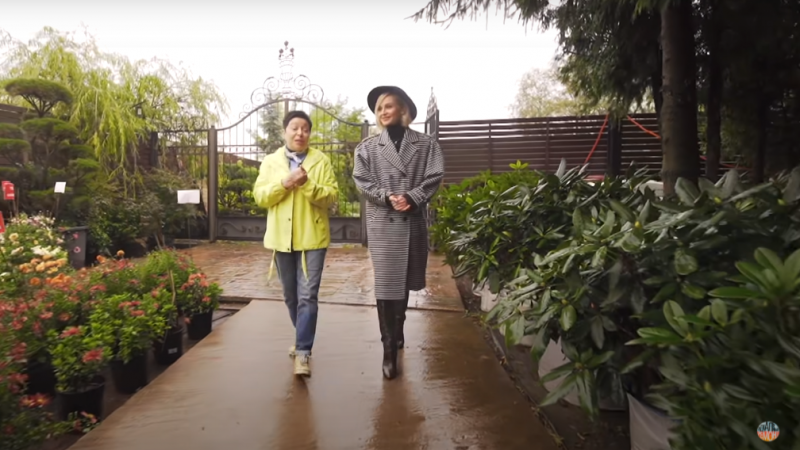 «Дом мечты»: Полина Гагарина провела рум-тур по загородному особняку и саду