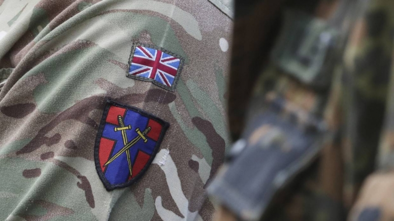 Daily Express: Великобритания эвакуирует военных в случае обострения на Украине