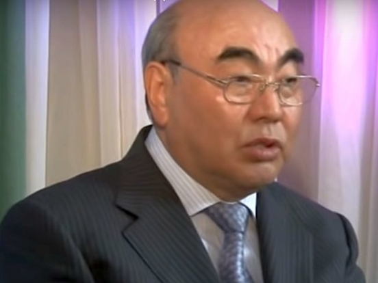 Экс-президент Киргизии Акаев поспешил заявить о своей невиновности — он все еще под следствием