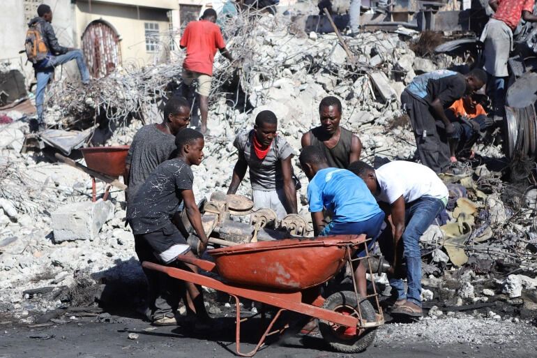 Количество погибших из-за взрыва бензовоза на Гаити возросло до 90 человек. Видео с места трагедии