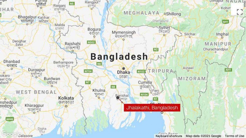На пароме в Бангладеш произошел пожар: 38 погибших, 60 травмированных. Фото и видео