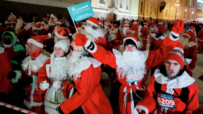 Петербургский юрист отказался от иска к Деду Морозу