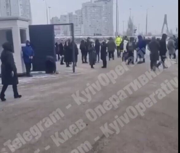 В Киеве ''заминировали'' ТРЦ Blockbuster Mall: проводилась эвакуация. Видео