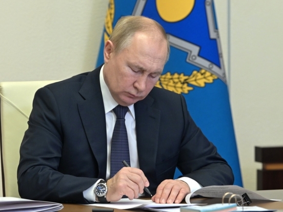 Дмитрий Орешкин: Путин может признать ДНР и ЛНР, но присоединять их к России не будет