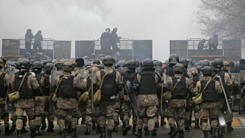 Эксперт допустила, что за беспорядками в Казахстане стоят афганские боевики