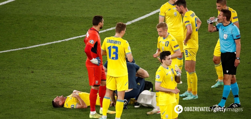 Лидер сборной Украины сломал ногу из-за гололеда и не сыграет в плей-офф ЧМ-2022