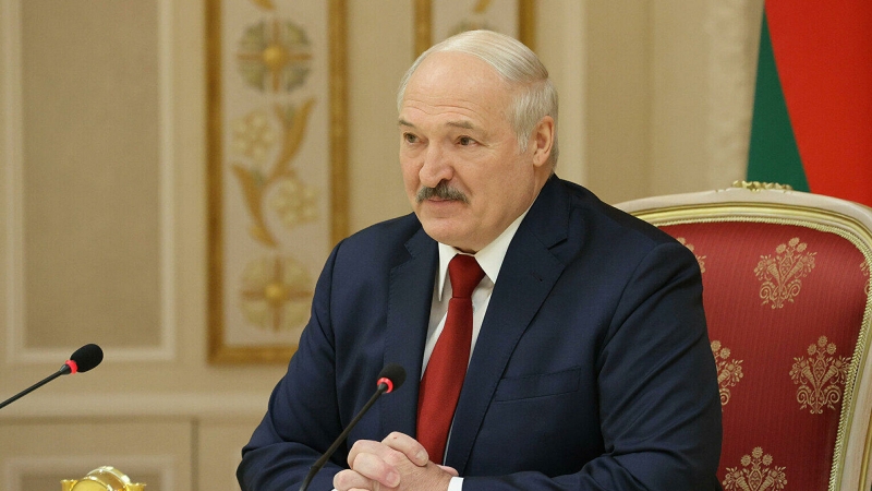 Лукашенко рассказал, при каком условии признает передачу власти