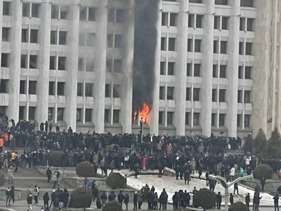 МВД Казахстана: Во время беспорядков погибли восемь полицейских и солдат национальной гвардии